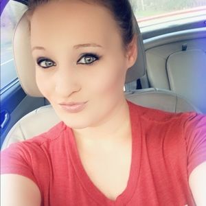 Meet your Posher, Leigha